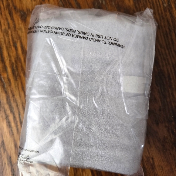 🔥FIRE SALE🔥🥃NWT‼️ Coach brand Flask in Signature Canvas - Picture 5 of 6